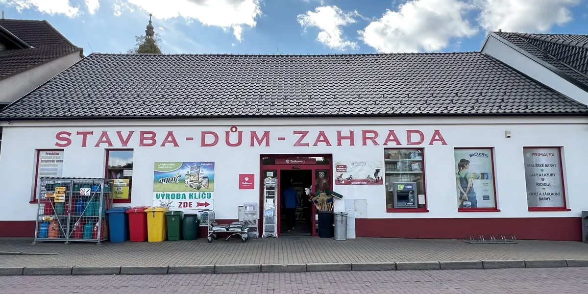 Exteriér prodejny Stavebniny Oslavany